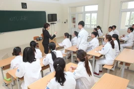 Giờ học ngoại ngữ tại Trường Cao đẳng nghề Kỹ thuật - công nghiệp LOD. (Ảnh: Anh Tuấn/TTXVN)