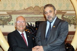 Chủ tịch UBND TP.Hồ Chí Minh Lê Hoàng Quân tiếp đoàn công tác Chính phủ Bulgaria do Thứ trưởng Bộ Nông nghiệp và Thực phẩm Cộng hòa Bulgaria Tzvetan Vassilev Dimitrov. (Ảnh: Thanh Vũ/TTXVN)