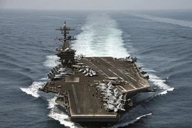 Tàu sân bay USS Theodore Roosevelt được triển khai trong chiến dịch an ninh hàng hải tại vùng Vịnh. (Nguồn: AFP/TTXVN)