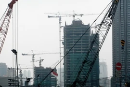 Một công trình xây cầu vượt, nằm trong kế hoạch hạn chế ách tắc giao thông ở thủ đô Jakarta, Indonesia. (Nguồn: AFP/TTXVN)