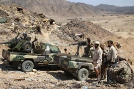 Binh sỹ Yemen làm nhiệm vụ tại khu vực Sirwah, phía tây thành phố Marib ngày 28/10. (Nguồn: AFP/TTXVN)