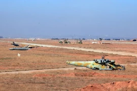 Máy bay chiến đấu của lực lượng không quân Syria tại căn cứ không quân Kweyris ở thành phố Aleppo ngày 11/11. (Nguồn: AFP/TTXVN)