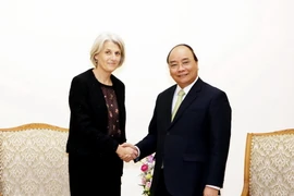Thủ tướng Nguyễn Xuân Phúc tiếp Đại sứ Đan Mạch tại Việt Nam Charlotte Laursen đến chào từ biệt nhân kết thúc nhiệm kỳ công tác tại Việt Nam. (Ảnh: Nguyễn Dân/TTXVN)