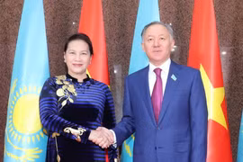 Chủ tịch Quốc hội Nguyễn Thị Kim Ngân hội đàm với Chủ tịch Hạ viện Cộng hòa Kazakhstan Nurlan Nigmatulin. (Ảnh: Trọng Đức/TTXVN)