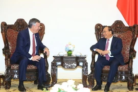Thủ tướng Nguyễn Xuân Phúc tiếp ông Kevin Mc Allister, Chủ tịch kiêm Tổng giám đốc Công ty Boeing Thương mại. (Ảnh: Thống Nhất/TTXVN)