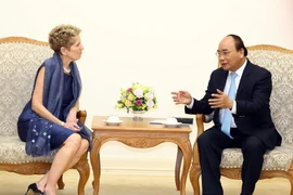 Thủ tướng Nguyễn Xuân Phúc tiếp bà Kathleen Wynne, Thủ hiến bang Ontario (Canada) đang ở thăm và làm việc tại Việt Nam. (Ảnh: Thống Nhất/TTXVN)