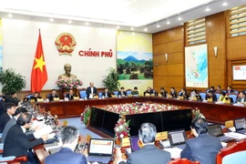 Thủ tướng Nguyễn Xuân Phúc chủ trì Phiên họp Chính phủ thường kỳ tháng 11/2017. (Ảnh: Thống Nhất/TTXVN)