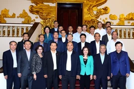 Thủ tướng Nguyễn Xuân Phúc và các đại biểu. (Ảnh: Thống Nhất/TTXVN)