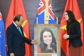 Thủ tướng Nguyễn Xuân Phúc tiếp Thủ tướng New Zealand, bà Jacinda Ardern. (Ảnh: TTXVN)