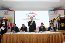 Lãnh đạo Thành phố Hồ Chí Minh và tỉnh Gyeongsangbuk chủ trì buổi họp báo. (Ảnh: Thanh Vũ/TTXVN)