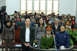 Các bị cáo trước vành móng ngựa. (Ảnh: Nguyễn Cúc/TTXVN)