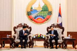 Thủ tướng Lào đánh giá cao sự hỗ trợ và giúp đỡ của Đài Tiếng nói Việt Nam. (Ảnh: Phạm Kiên/Vietnam+)