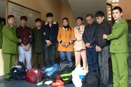 5 đối tượng đang trên đường vận chuyển ma túy đi tiêu thụ. (Nguyễn Hoàng/Vietnam+)