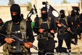 Các chiến binh của tổ chức khủng bố Nhà nước Hồi giáo (IS) tự xưng. (Nguồn: rilek1corner.com)