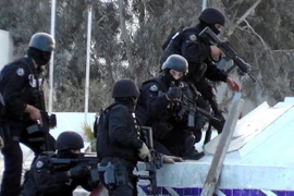  Lực lượng an ninh Tunisia được triển khai tại Ben Guerdane. (Ảnh: AFP/TTXVN)