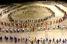 482 đôi vũ công cùng nhau lập kỷ lục. (Nguồn: Cuba.cu)