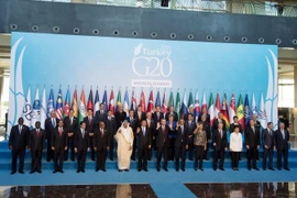 Các nhà lãnh đạo G-20 chụp ảnh chung tại hội nghị ở Antalya, Thổ Nhĩ Kỳ ngày 15/11. (AFP/TTXVN)