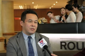 Giáo sư Tsuyoshi Ito, Đại học Meiji, Nhật Bản trả lời phỏng vấn Phóng viên TTXVN. (Ảnh: Phạm Duy/Vietnam+)