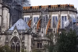 Nhà thờ Đức Bà Paris, Pháp, trong quá trình sửa chữa và phục dựng. (Ảnh: THX/TTXVN)