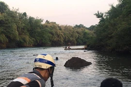 Hiện trường vụ đuối nước. (Ảnh: Đậu Tất Thành/TTXVN)