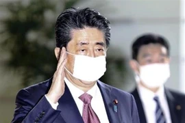 Thủ tướng Nhật Bản Shinzo Abe tham dự cuộc họp nội các ở Tokyo, Nhật Bản. (Ảnh: Kyodo/TTXVN)