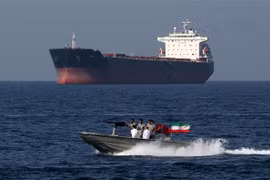 Binh sỹ Iran tuần tra tại Eo biển Hormuz. (Ảnh: AFP/TTXVN)