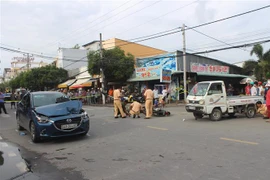 Hiện trường vụ tai nạn giao thông. (Ảnh: Huỳnh Sử/TTXVN)
