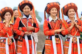 Quần áo truyền thống của phụ nữ Pà Thẻn. (Nguồn: hagiangsensetravel)