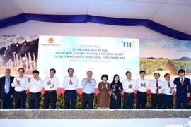 Hình ảnh Thủ tướng dự Lễ khởi công dự án chăn nuôi bò và chế biến sữa