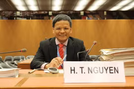 Đại sứ Nguyễn Hồng Thao tại Geneva của Thụy Sĩ. (Ảnh: Hoàng Hoa/TTXVN)