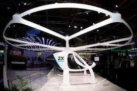 Máy bay không người lái Volocopter 2x được trưng bày tại Triển lãm Công nghệ Cebit ở Hanover, Đức, ngày 11/6/2018. (Ảnh: AFP/TTXVN)