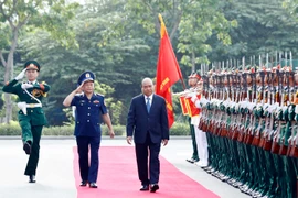 Thủ tướng Nguyễn Xuân Phúc làm việc với Bộ Tư lệnh Cảnh sát biển