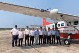 Đoàn công tác tỉnh Quảng Bình do ông Trần Tiến Dũng, Phó Chủ tịch UBND tỉnh làm trưởng đoàn thực hiện thành công chuyến bay thử nghiệm Đồng Hới-Đà Nẵng. (Nguồn: baoquangbinh)