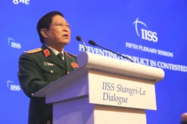 Bộ trưởng Quốc phòng Việt Nam Ngô Xuân Lịch phát biểu tại phiên thảo luận. (Ảnh: Xuân Vịnh/TTXVN)