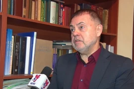 Chuyên gia Grigory Trofilmchuk, Chủ tịch Hội đồng chuyên gia Quỹ nghiên cứu Á-Âu trả lời phỏng vấn TTXVN. (Ảnh: Dương Trí/TTXVN)