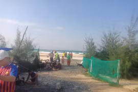 Tắm biển bị sóng cuốn, một người tử vong, một người mất tích