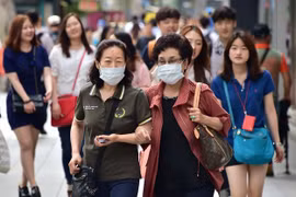 Người dân Hàn Quốc. (Ảnh: AFP/TTXVN)