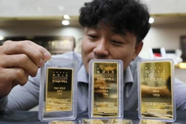Vàng miếng được trưng bày tại một sàn giao dịch ở Seoul. (Ảnh: Yonhap/TTXVN)
