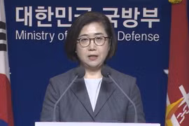 Người phát ngôn Bộ Quốc phòng Hàn Quốc Choi Hyun-soo phát biểu trong cuộc họp báo tại thủ đô Seoul. (Ảnh: Yonhap/TTXVN) 