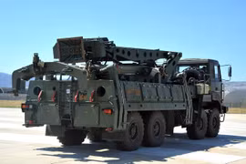 Hệ thống phòng không S-400. (Ảnh: AFP/TTXVN)