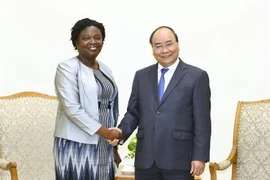 Thủ tướng Nguyễn Xuân Phúc tiếp bà Victoria Kwakwa, Phó Chủ tịch Ngân hàng Thế giới (WB) khu vực Đông Á và Thái Bình Dương. (Ảnh: Thống Nhất/TTXVN)