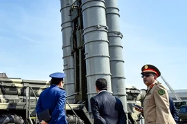 Hệ thống tên lửa phòng không S-300 của Nga được trưng bày tại Kubinka, ngoại ô thủ đô Moskva ngày 22/8/2017. (Nguồn: AFP/TTXVN)