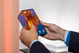 [Video] Huawei ra mắt điện thoại gập 5G Mate X đắt nhất thế giới
