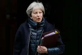 Thủ tướng Anh Theresa May tham dự cuộc họp báo tại London ngày 10/1. (Nguồn: THX/TTXVN)