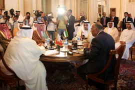 Ngoại trưởng Bahrain Khalid bin Ahmed al-Khalifa, Ngoại trưởng Saudi Arabia Adel al-Jubeir, Ngoại trưởng UAE Abdullah bin Zayed al-Nahyan và Ngoại trưởng Ai Cập Sameh Shoukry tại cuộc họp về vấn đề Qatar ở Cairo, Ai Cập ngày 5/7. (Nguồn: EPA/TTXVN)