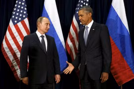 Tổng thống Mỹ Barack Obama (phải) và người đồng cấp Nga Vladimir Putin. (Nguồn: Reuters)