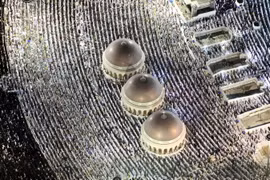 Người Hồi giáo cầu nguyện trong lễ hội hành hương Hajj ở thánh địa Mecca ngày 23/6. (Nguồn: AFP/TTXVN)