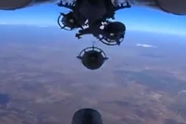 Máy bay chiến đấu của Nga ném bom vào mục tiêu của IS tại Syria. (Nguồn: AFP/TTXVN)