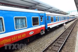 [Video] Doanh nghiệp tàu, xe 'tung chiêu' hút khách dịp nghỉ lễ 2/9