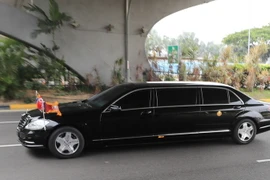 Phương tiện được cho là chở nhà lãnh đạo Triều Tiên Kim Jong-un rời sân bay Changi ở Singapore ngày 10/6. (Nguồn: Yonhap/TTXVN)